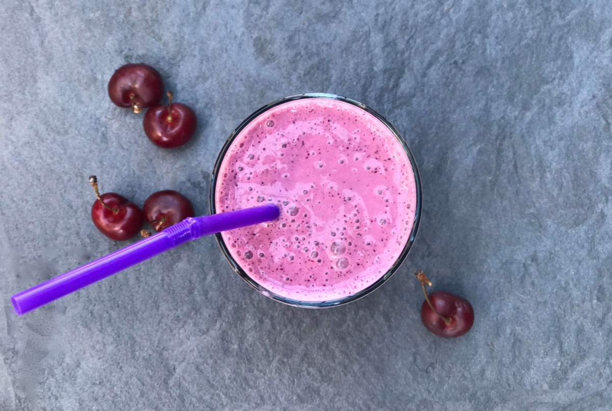 blueberry-cherry powerhouse antioxidant smoothie