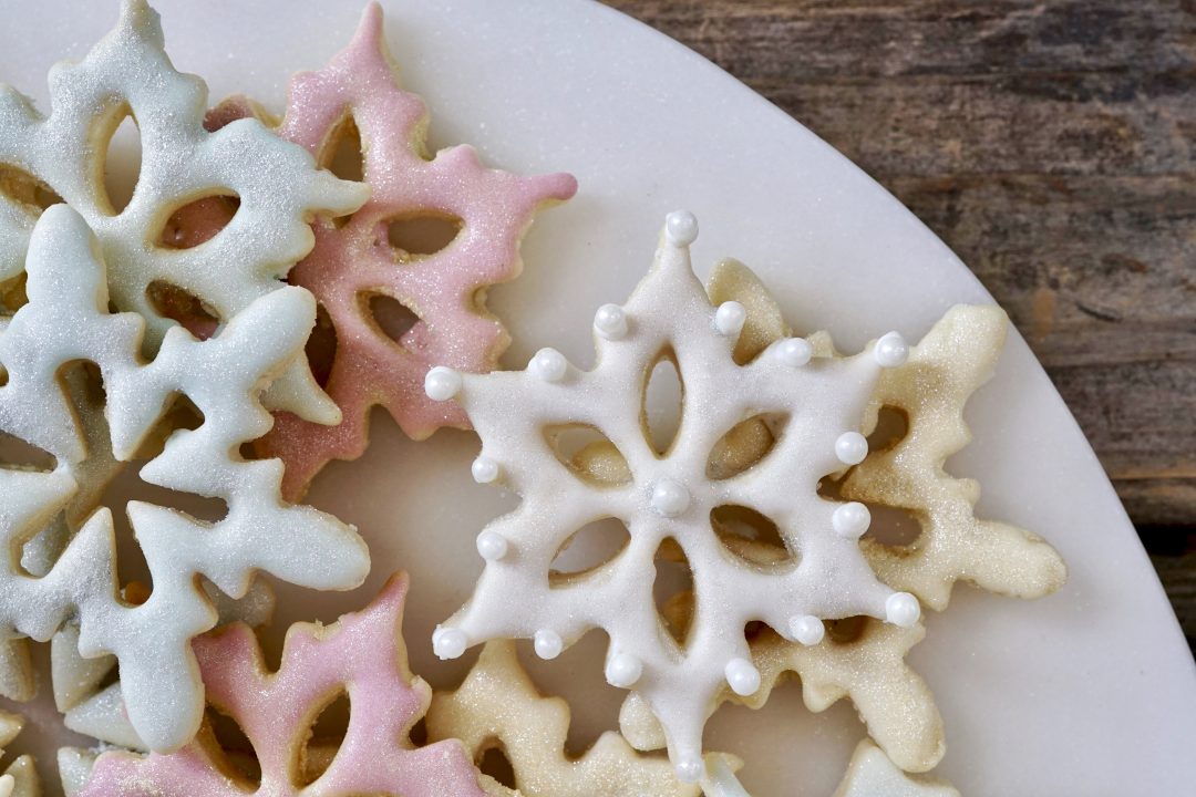 Gevoelig voor Adolescent Likeur Holiday Sugar Cookies That Will Impress Everyone - Simmer + Sauce