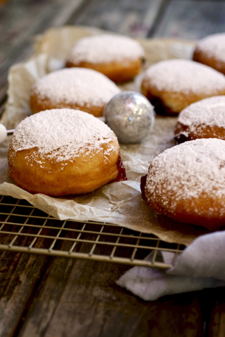 Israeli jelly donuts