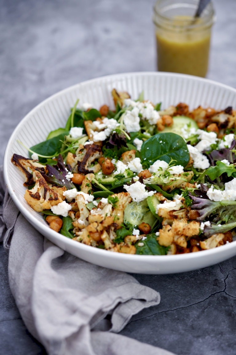 cauliflower and chickpea salad