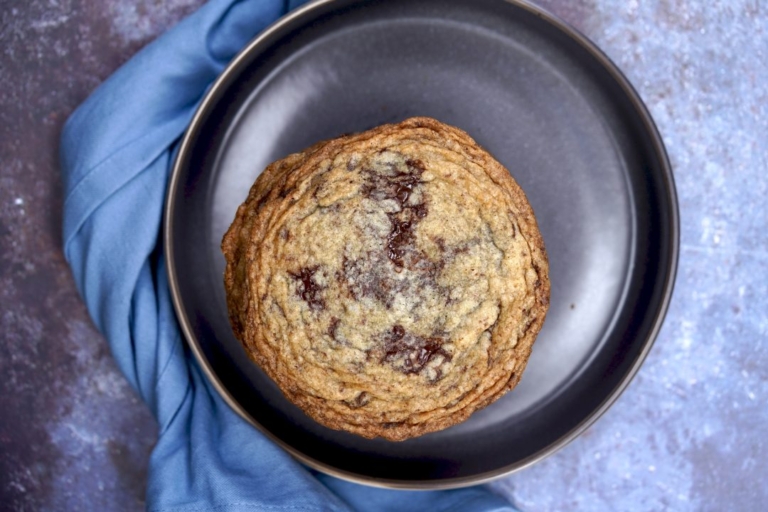 pan-banging chocolate chip cookies