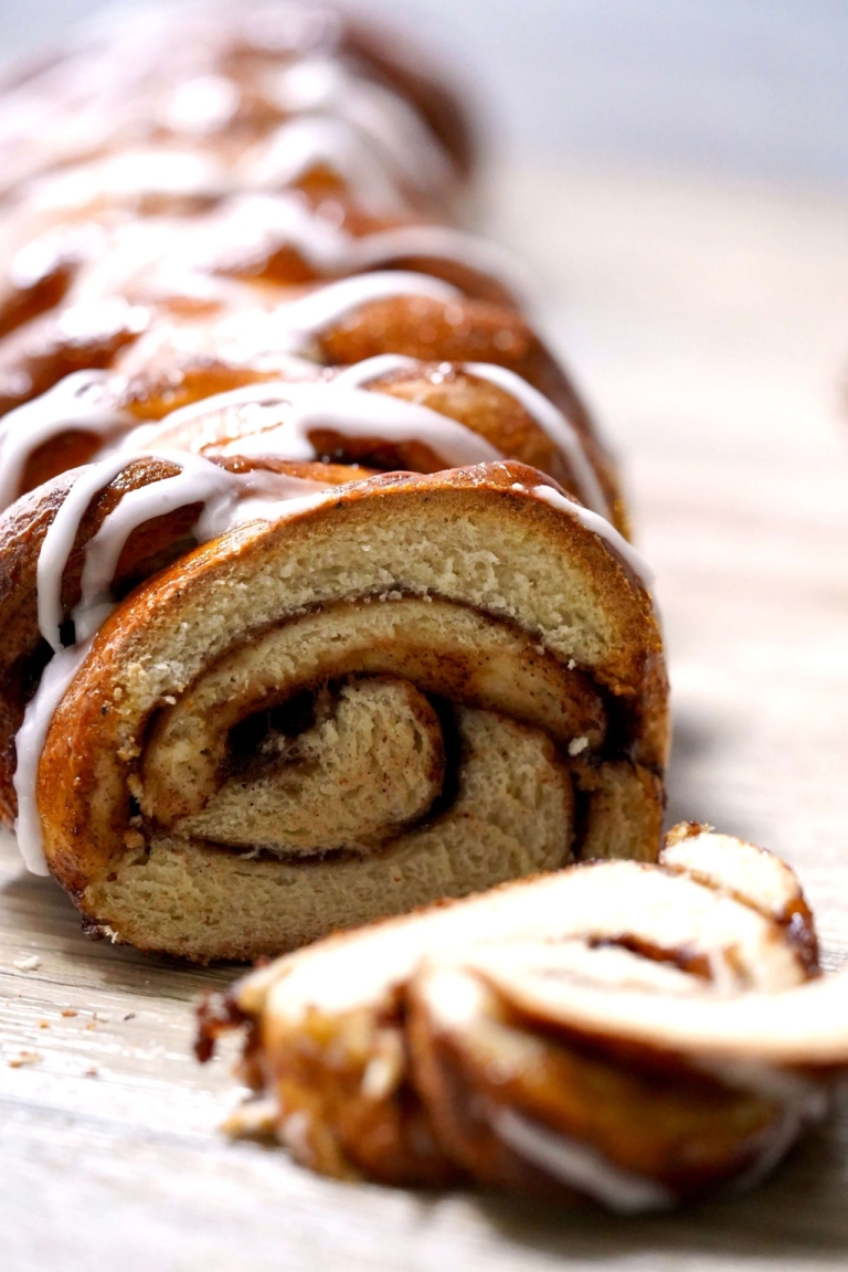 cinnamon cardamon bread