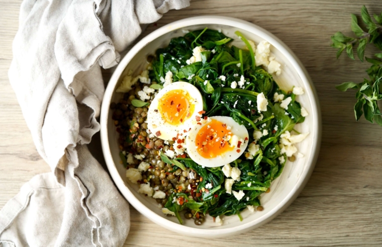 spinach and lentil bowls