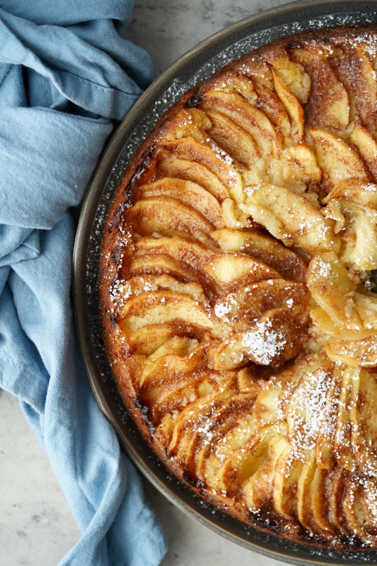 Greek apple cake