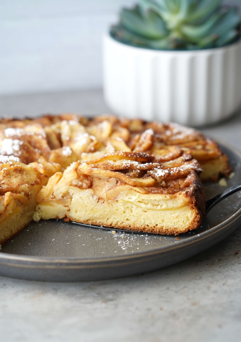 Greek apple cake