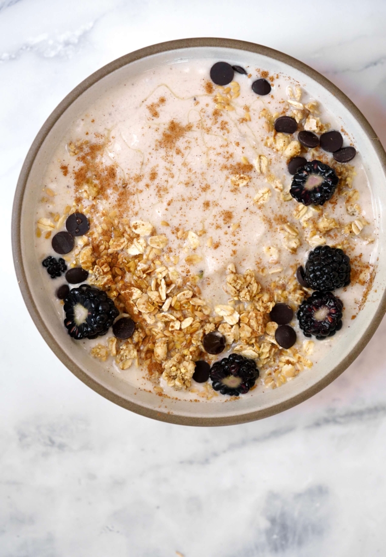 banana tahini smoothie bowl